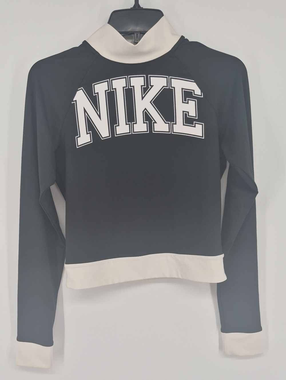 Nike Sportswear Women's Long Sleeve Crop Top Black White Trim Size Medium Tall
